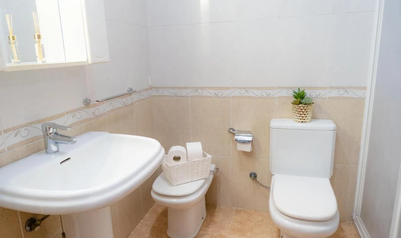 Chalet Cerca A La Playa Con Jardin Y Barbacoa Tarragona Spain